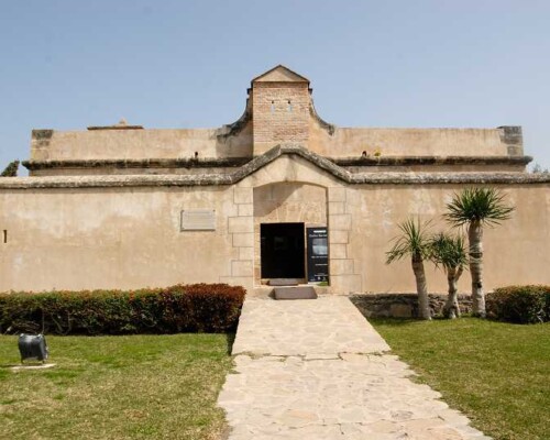 Casa Fuerte de Bezmiliana (Fuente: Diputación Provincial de Málaga) Casa Fuerte de Bezmiliana (Fuente: Diputación Provincial de Málaga)